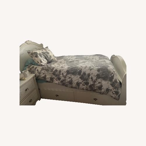 Used White Wooden Twin Bed for sale on AptDeco