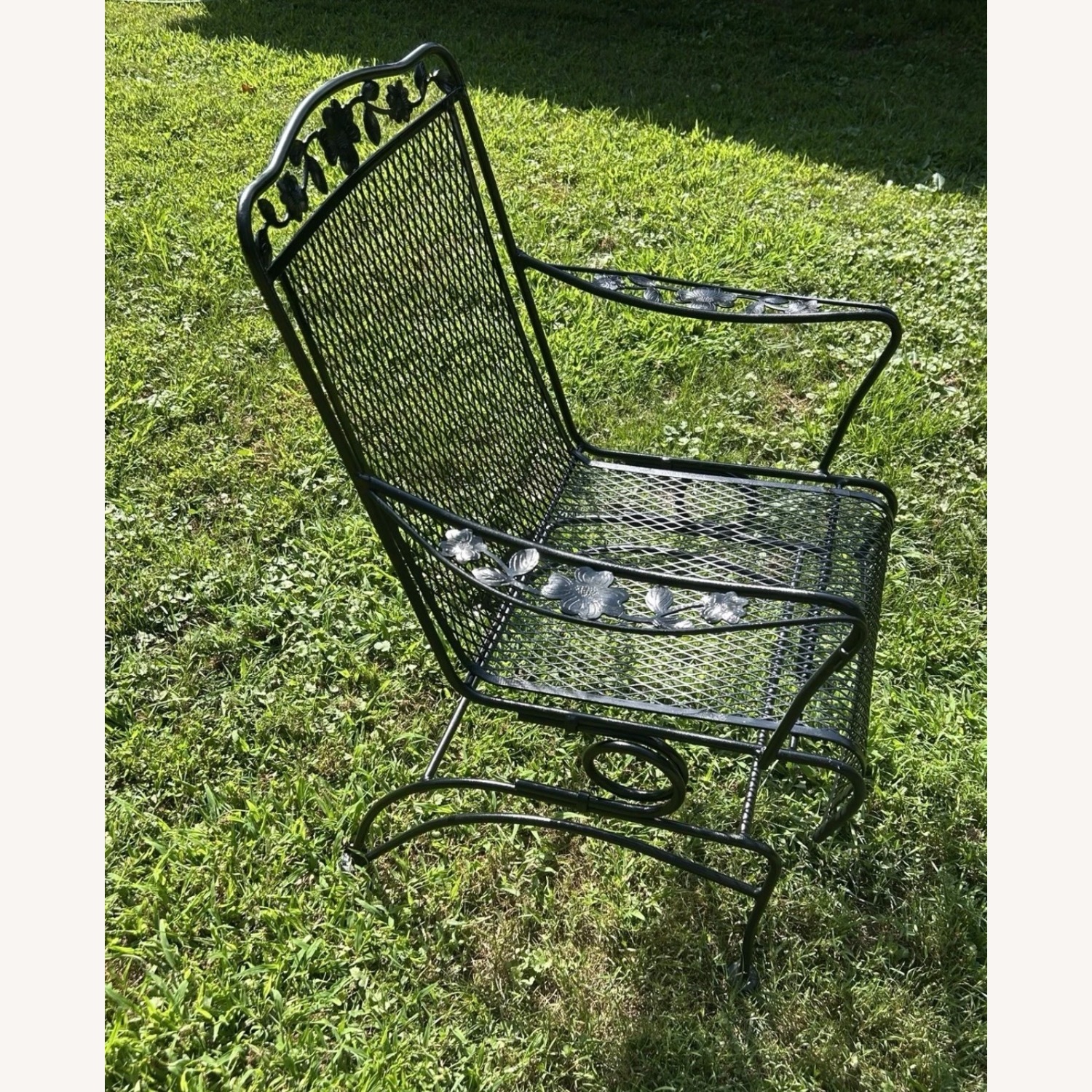 Vintage Woodard Large Table, 4 Rockers & Stand - image-7