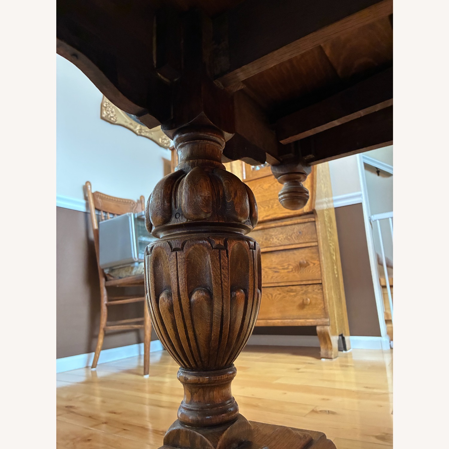 English Pub Table - image-4