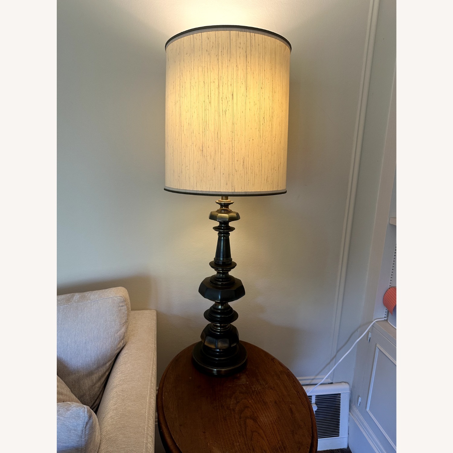 Black Metal Table Lamp - image-4