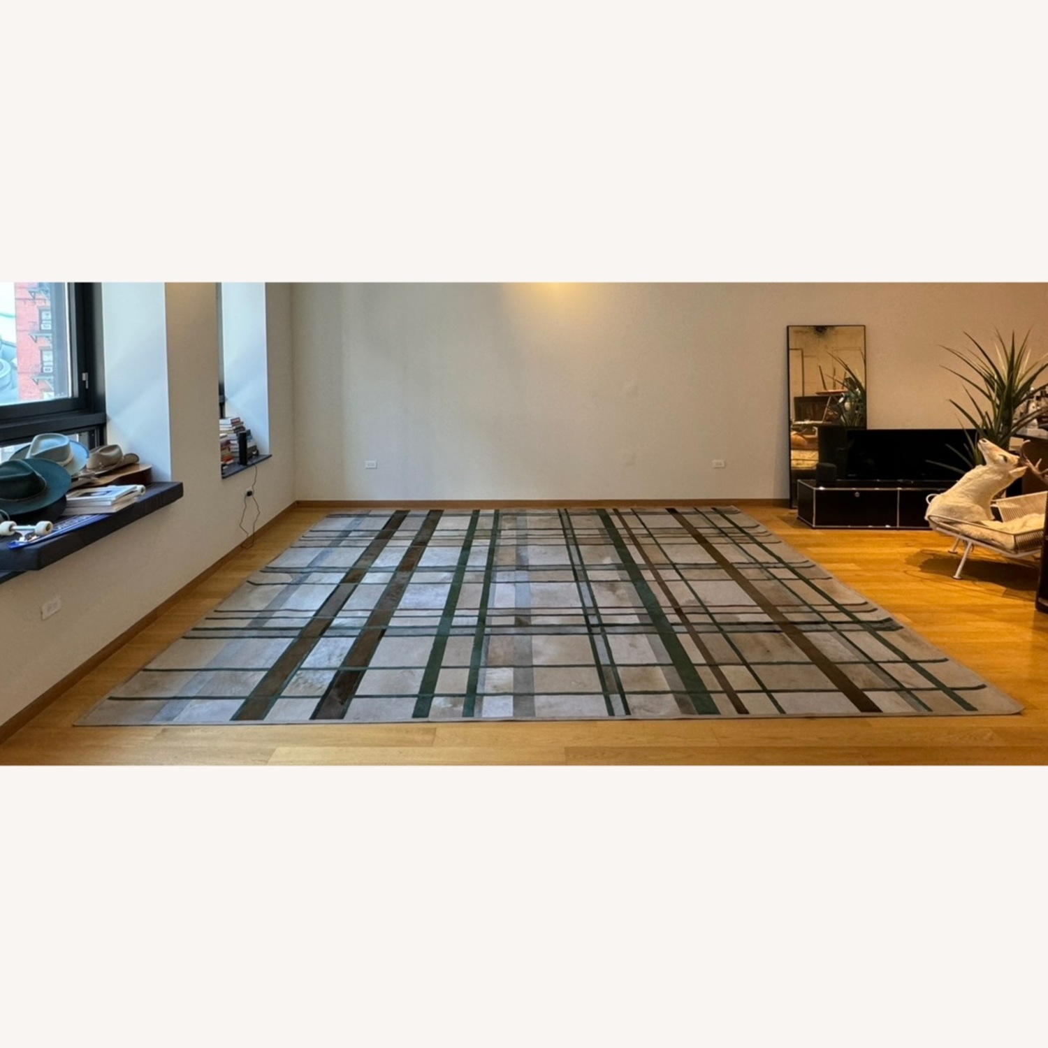 Light Gray Fur and Hide Area Rug 12' x 14' - image-1