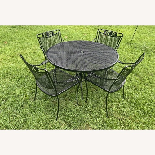Used Beautiful Vintage Woodard Table And 4 Chairs  for sale on AptDeco