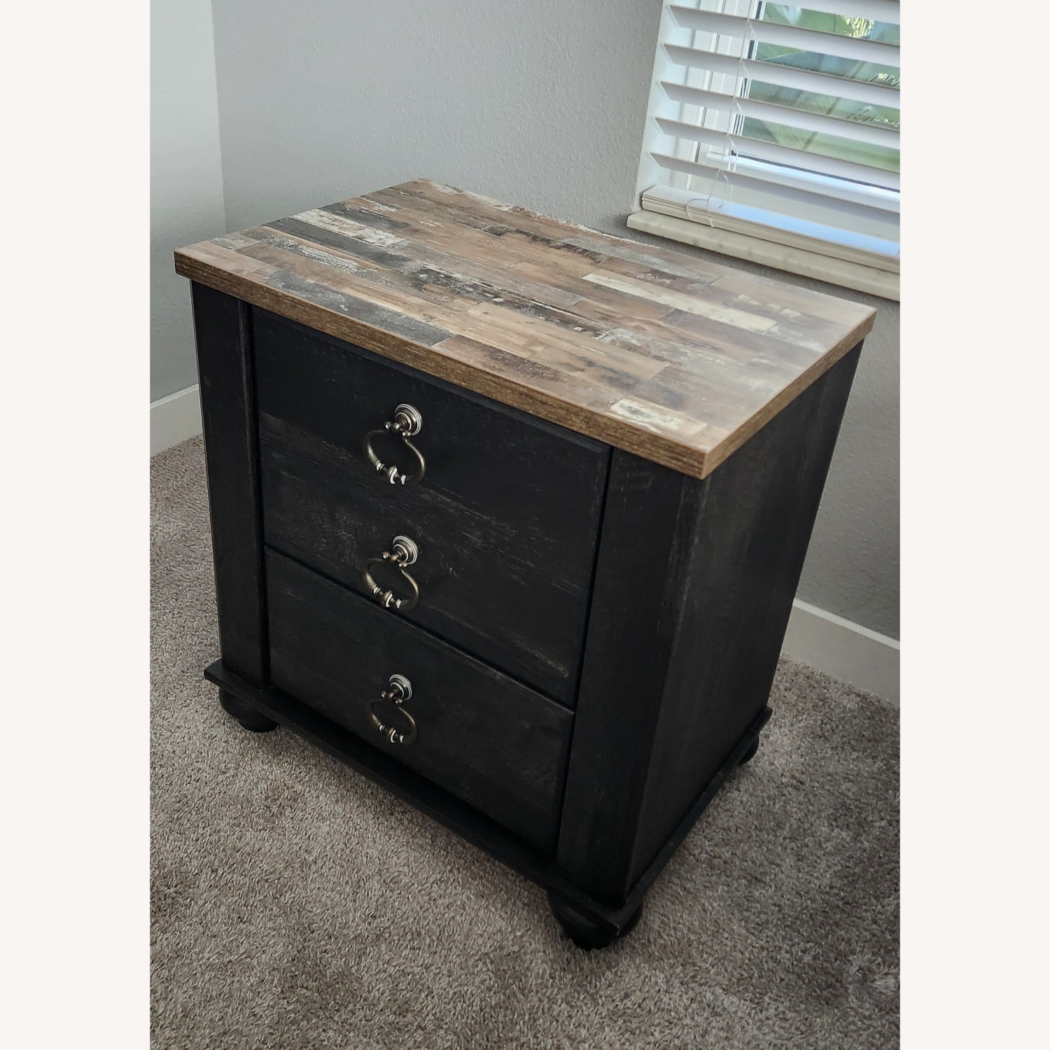 Ashley Signature Nanforth Nightstand  - image-2