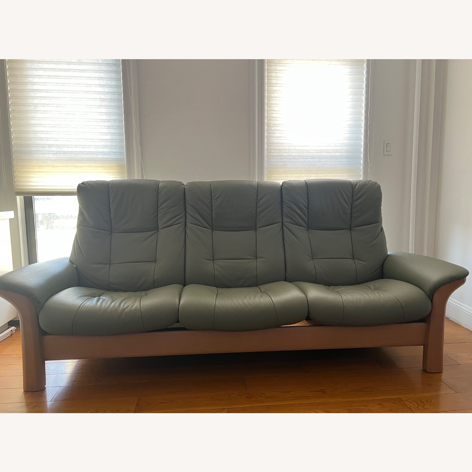 Stressless Buckingham 3 Seat Sofa - image-2