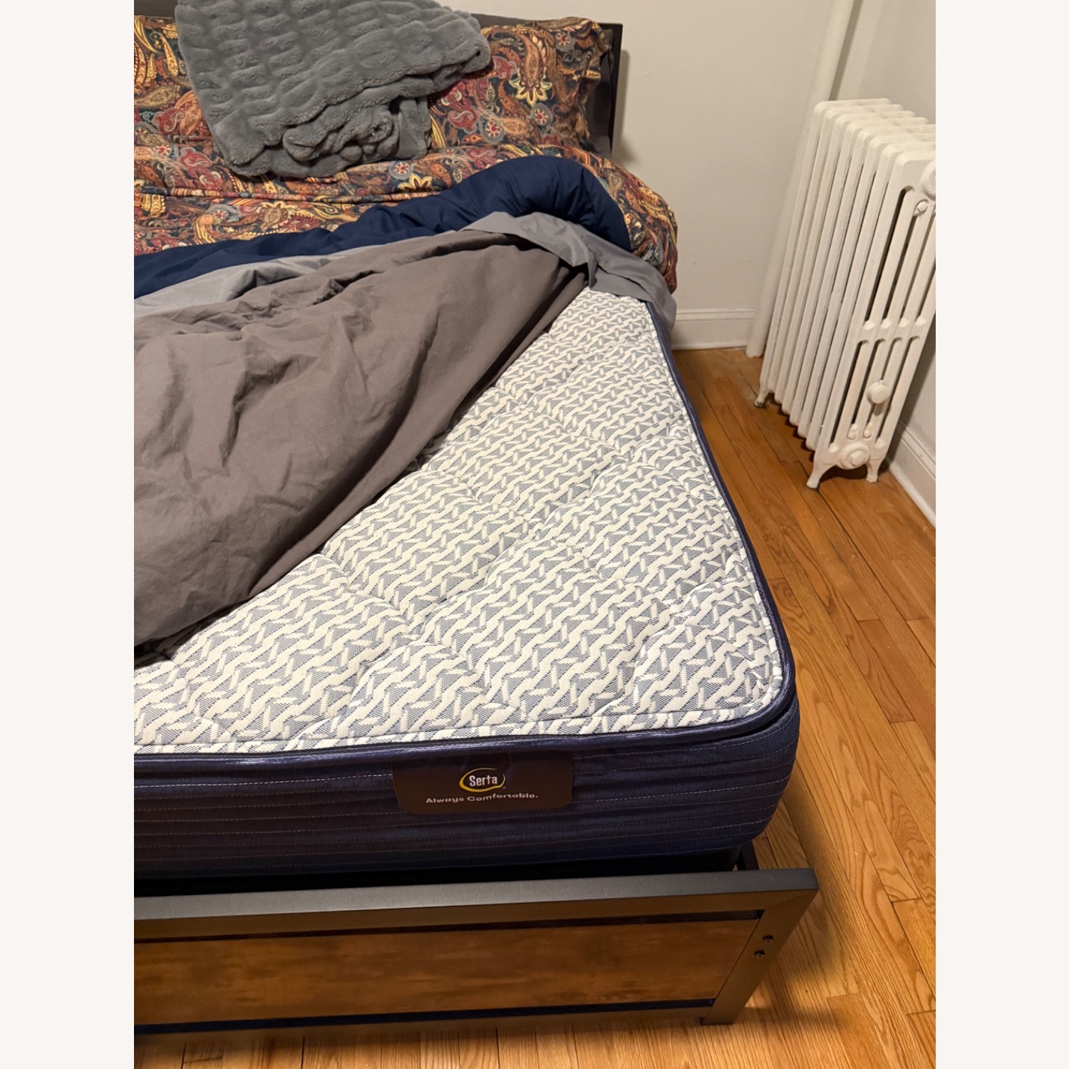 Serta White Queen Bed - image-2