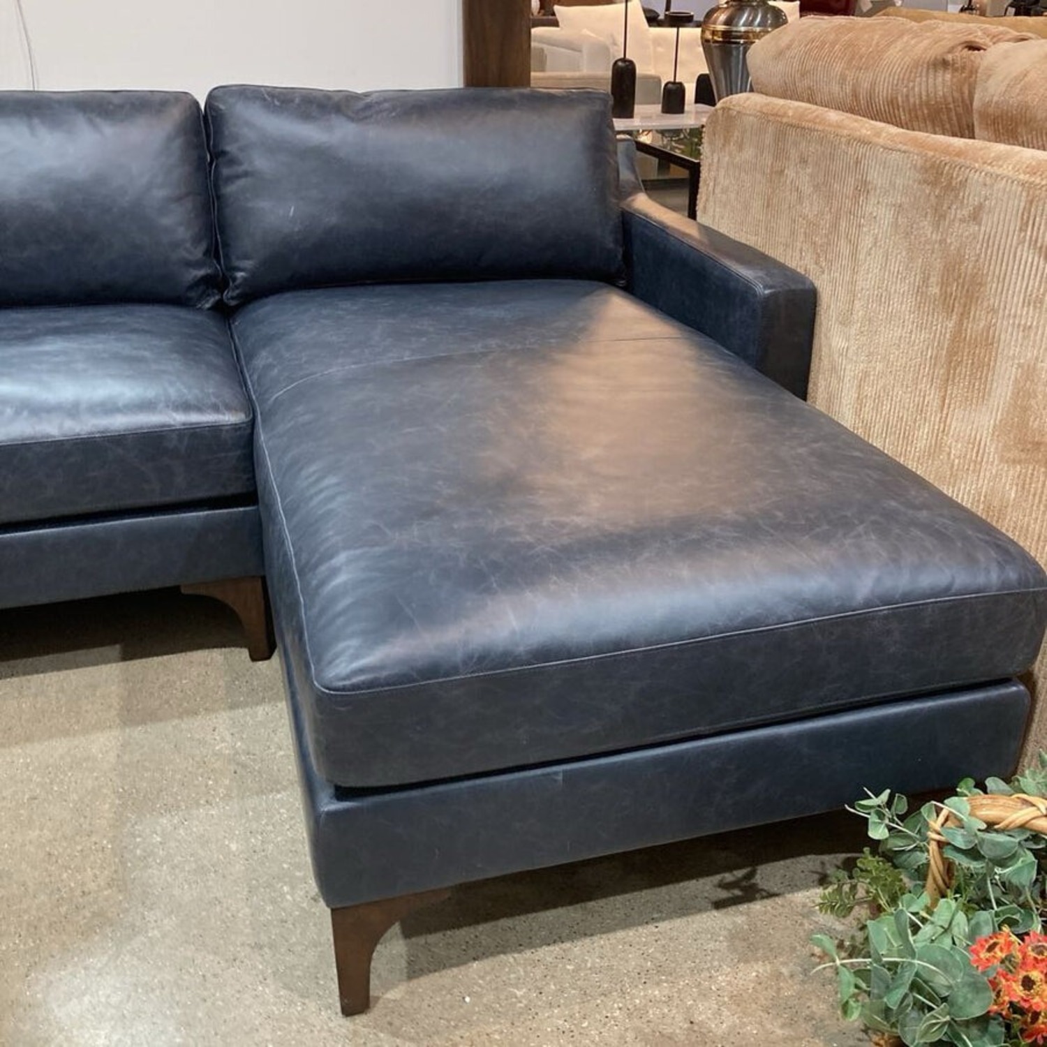 Poly & Bark Sorrento Right Facing Sectional - image-3