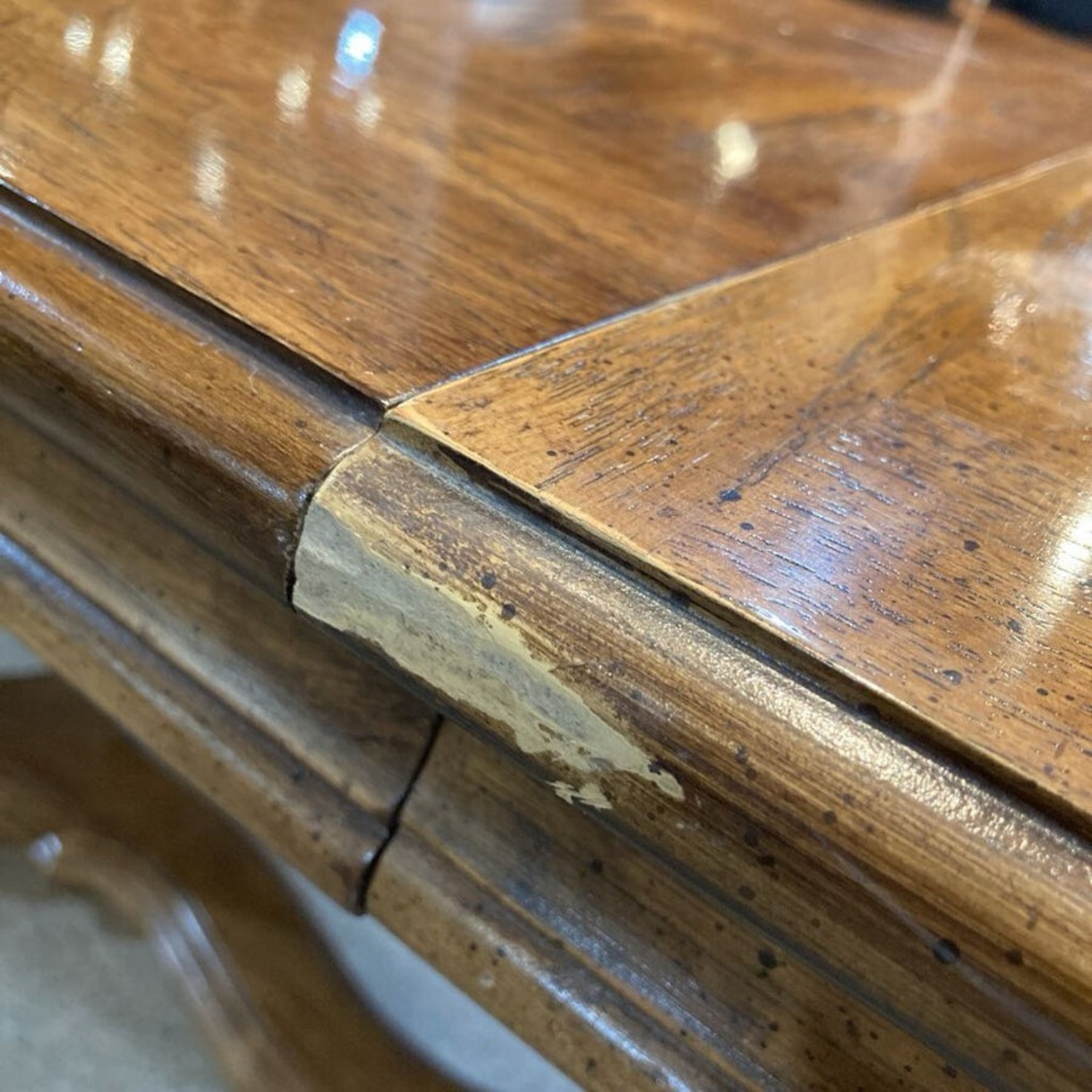 Traditional Solid Wood W Leaf Dining Table - image-12