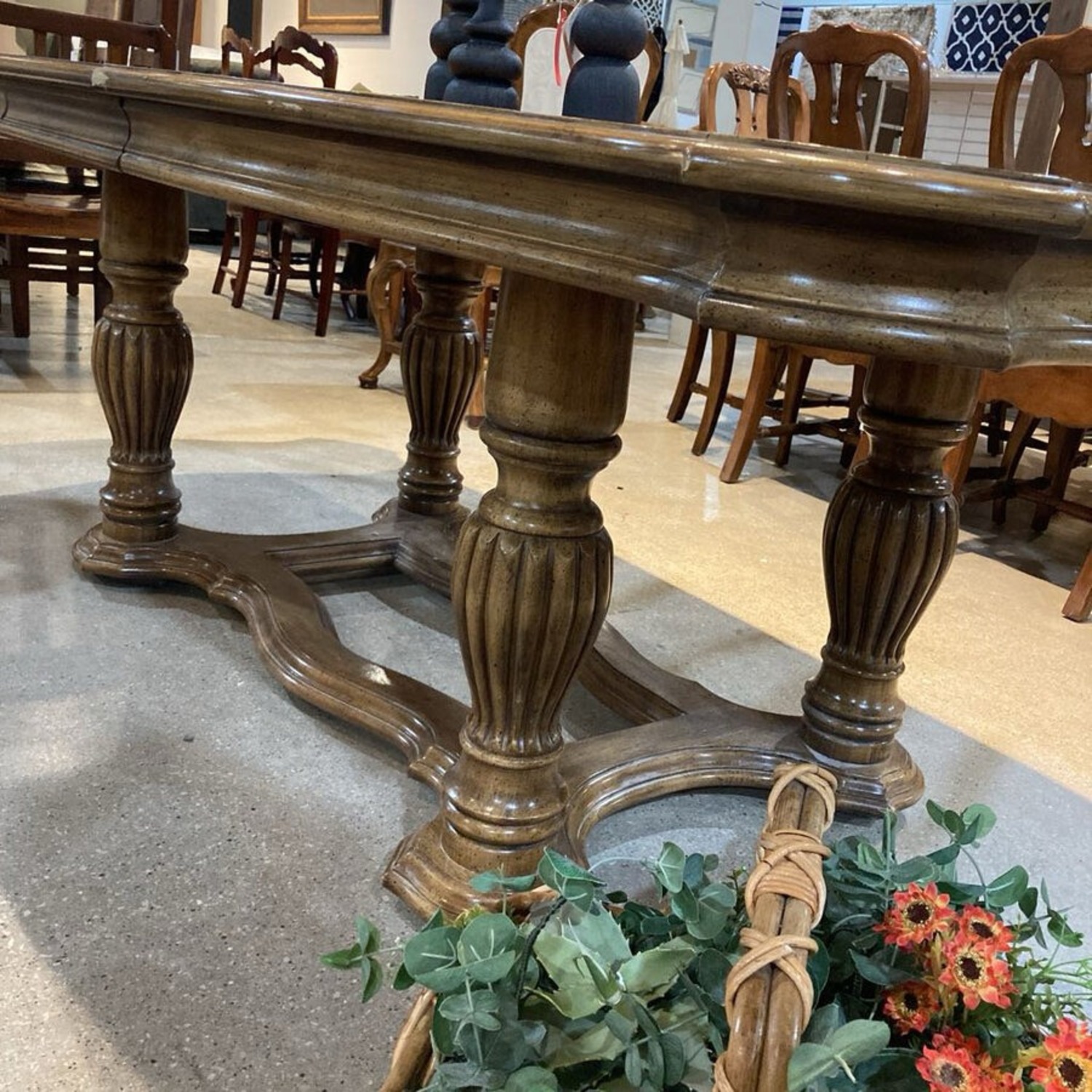 Traditional Solid Wood W Leaf Dining Table - image-8