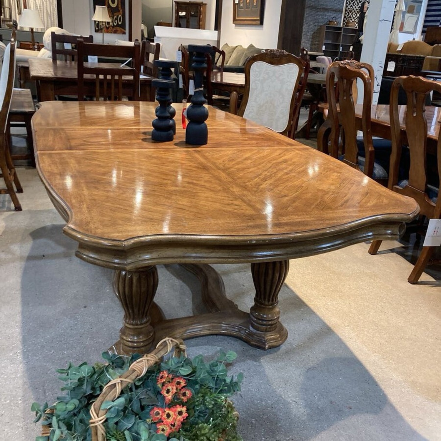 Traditional Solid Wood W Leaf Dining Table - image-1