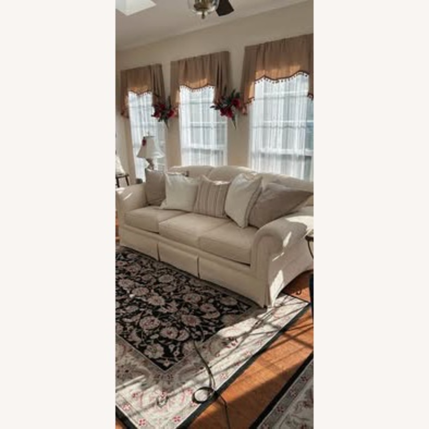 Sherrill Furniture White 3+ Seater Sofa - image-8