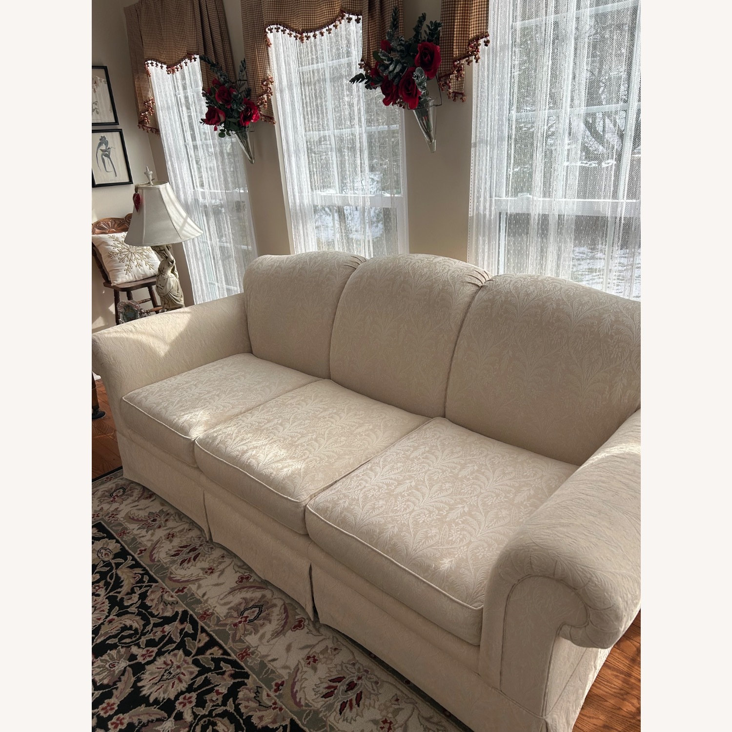Sherrill Furniture White 3+ Seater Sofa - image-11