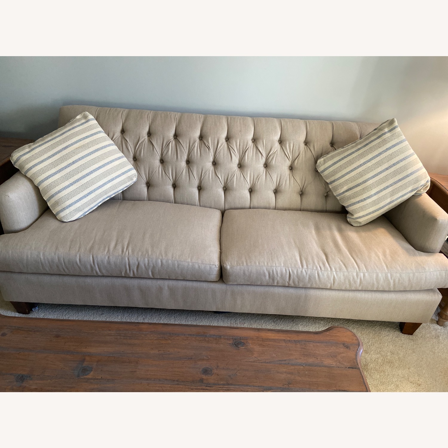Elegant Couch - image-3