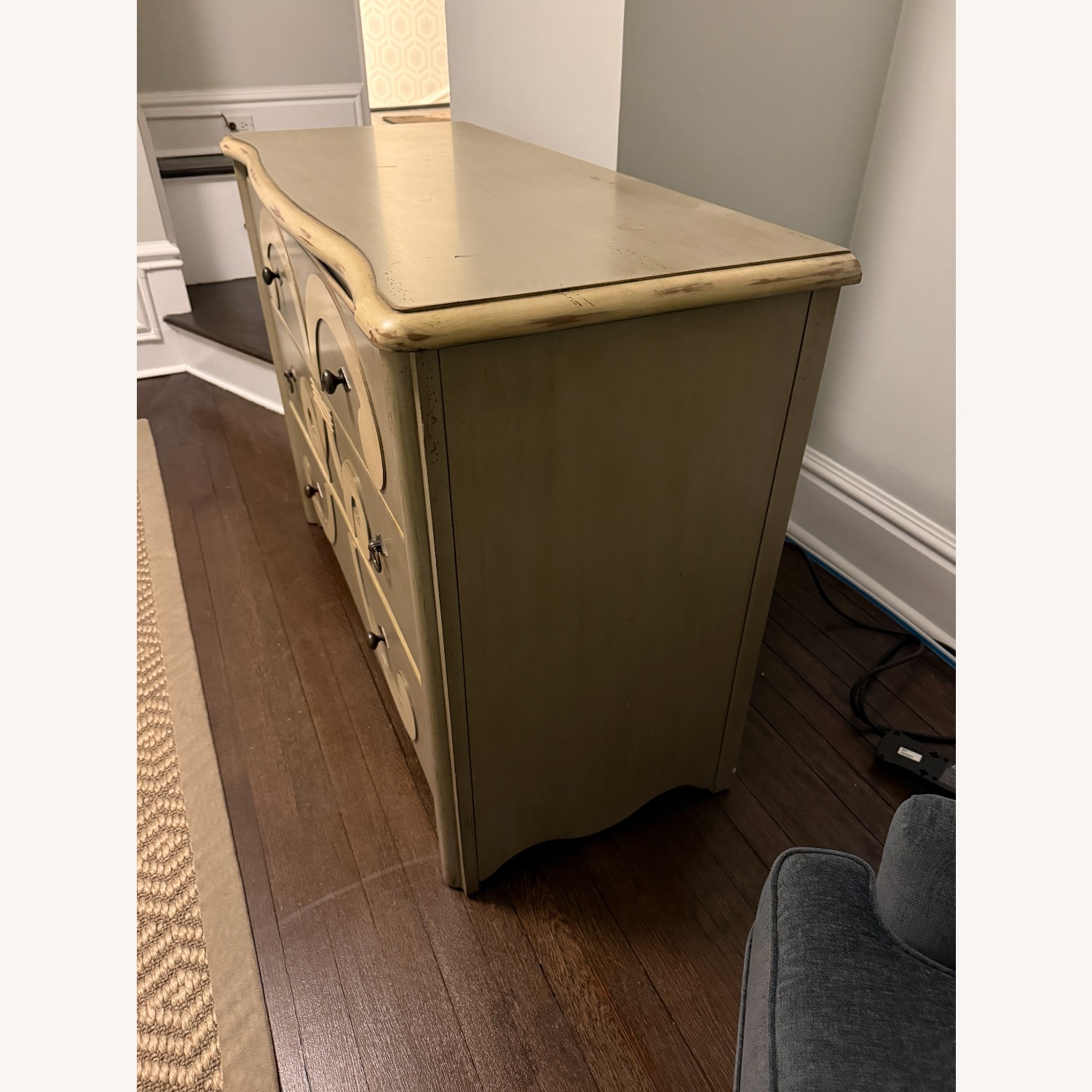 Hooker Furniture Melange Classique Scroll Chest - image-3