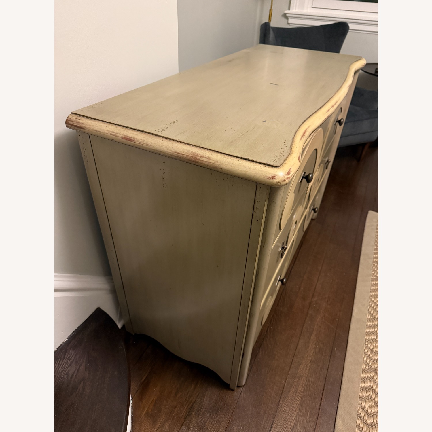 Hooker Furniture Melange Classique Scroll Chest - image-2