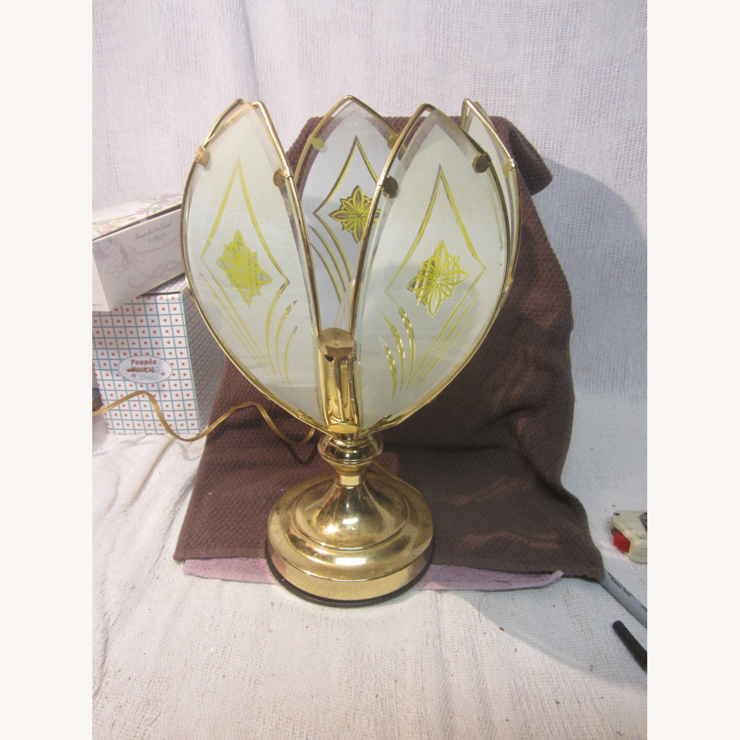 Vintage/Antique Finds Brass Table Lamp - image-2