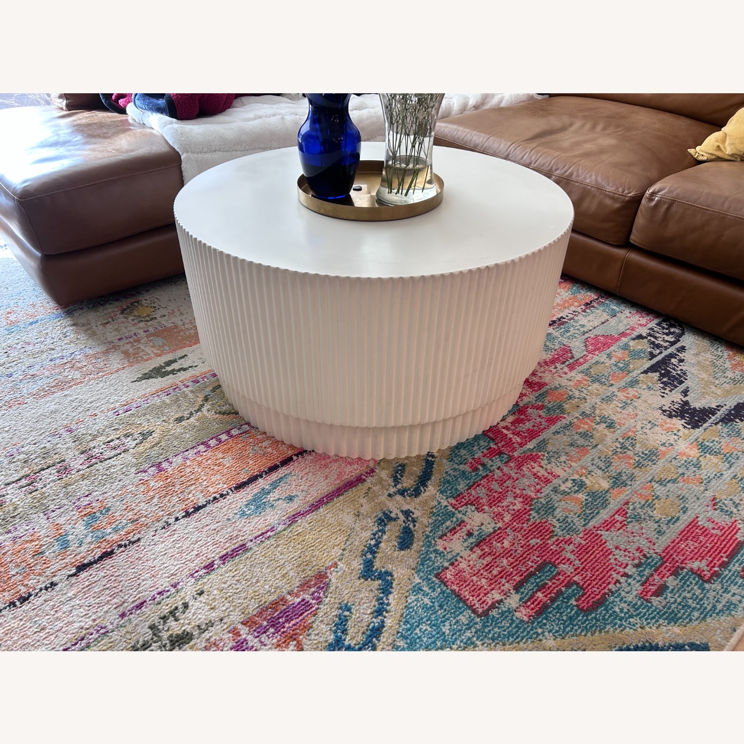 Fluted White 32 Inch Round Coffee Table - image-4