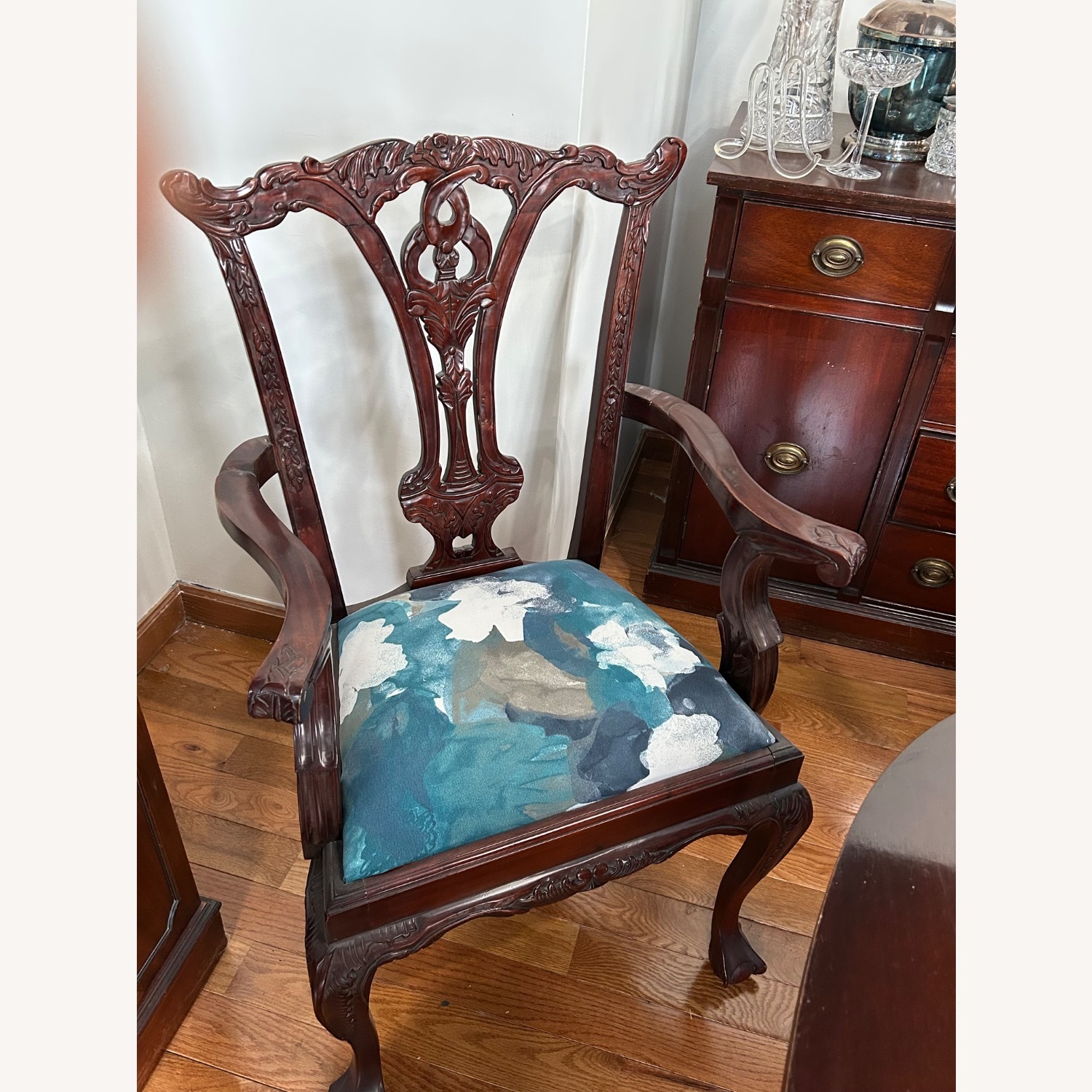 Vintage/Antique Dark Brown Wood DR Table - image-4