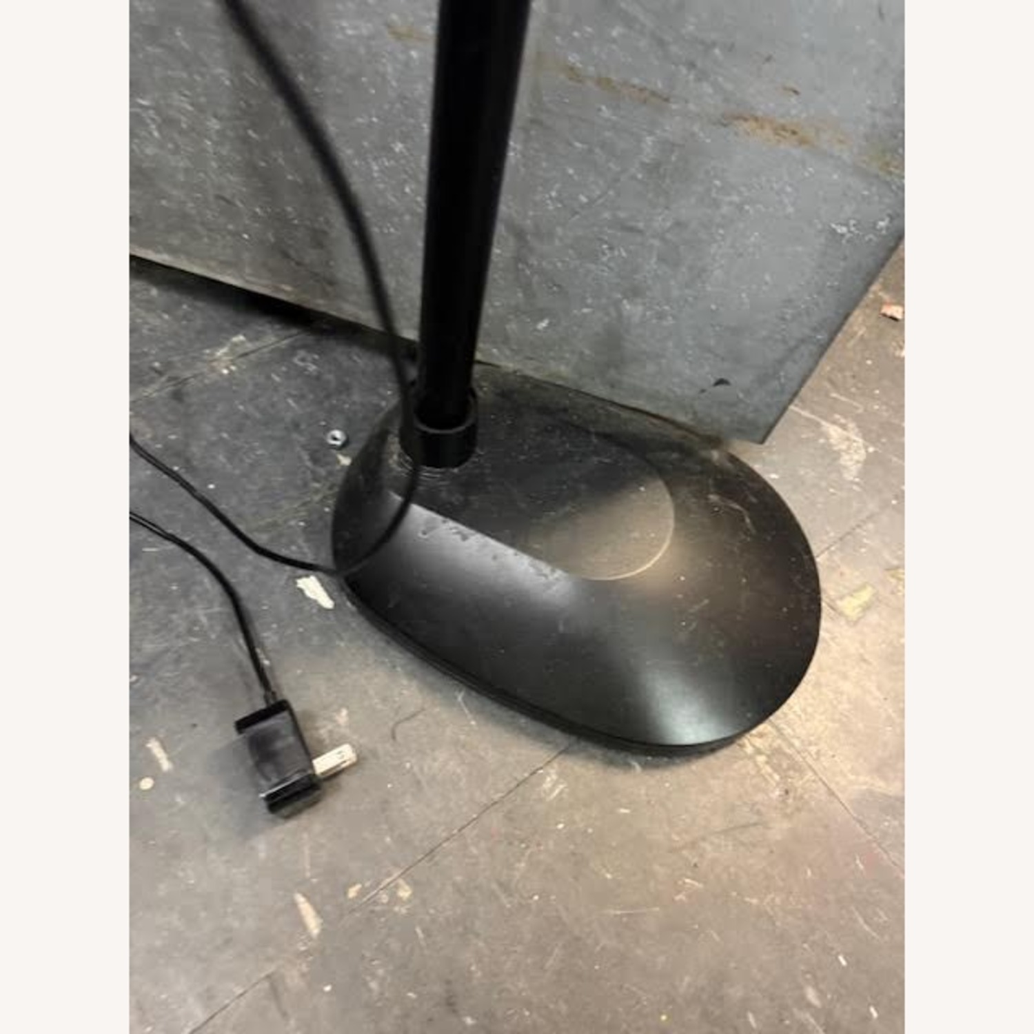 Black Floor Lamp - image-4