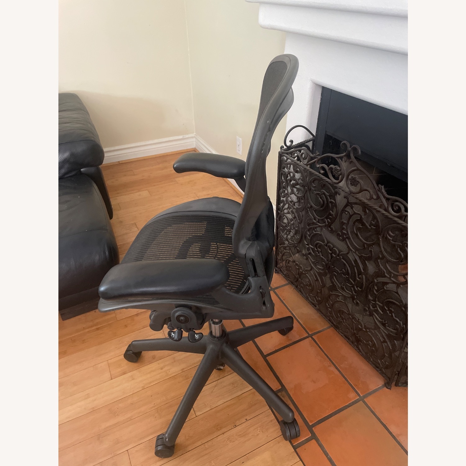 Herman Miller Aeron Ergonomic Chair  - image-3