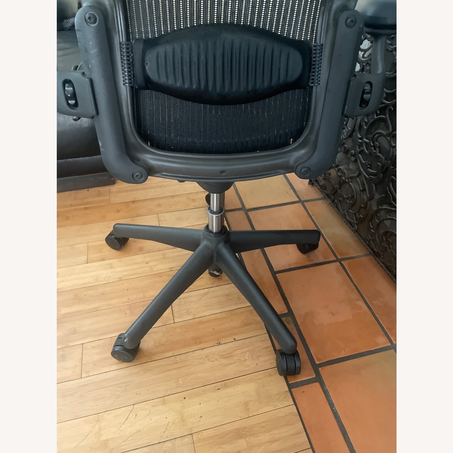 Herman Miller Aeron Ergonomic Chair  - image-6