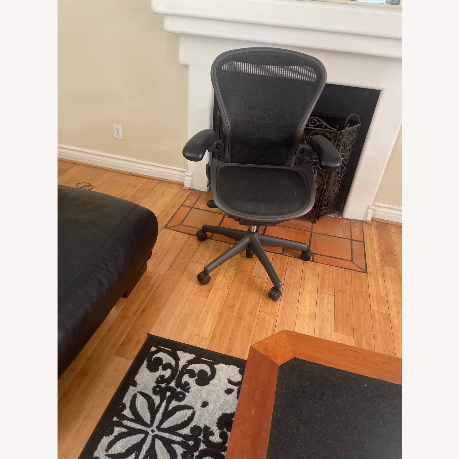 Herman Miller Aeron Ergonomic Chair  - image-2