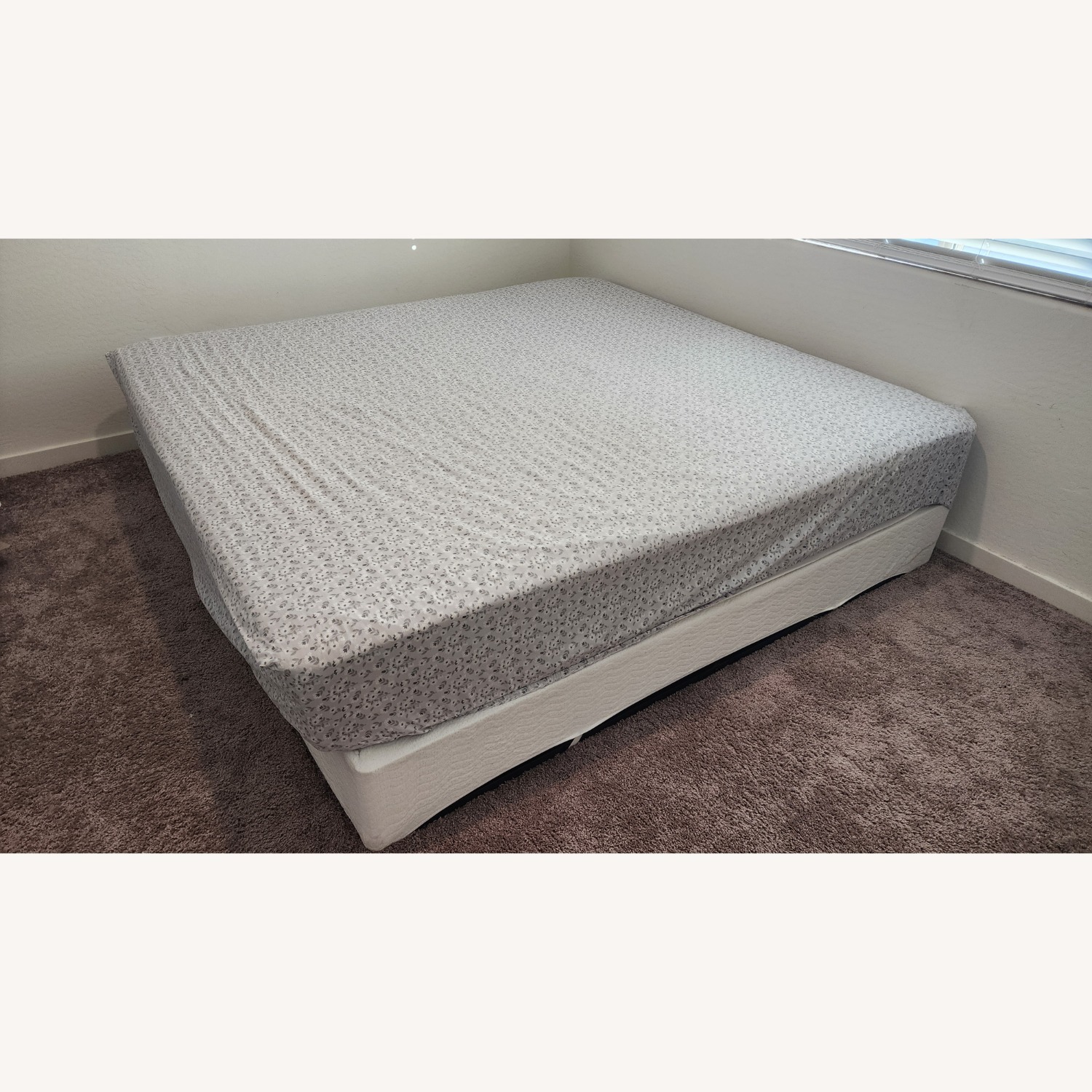 Contemporary King Bed - image-2