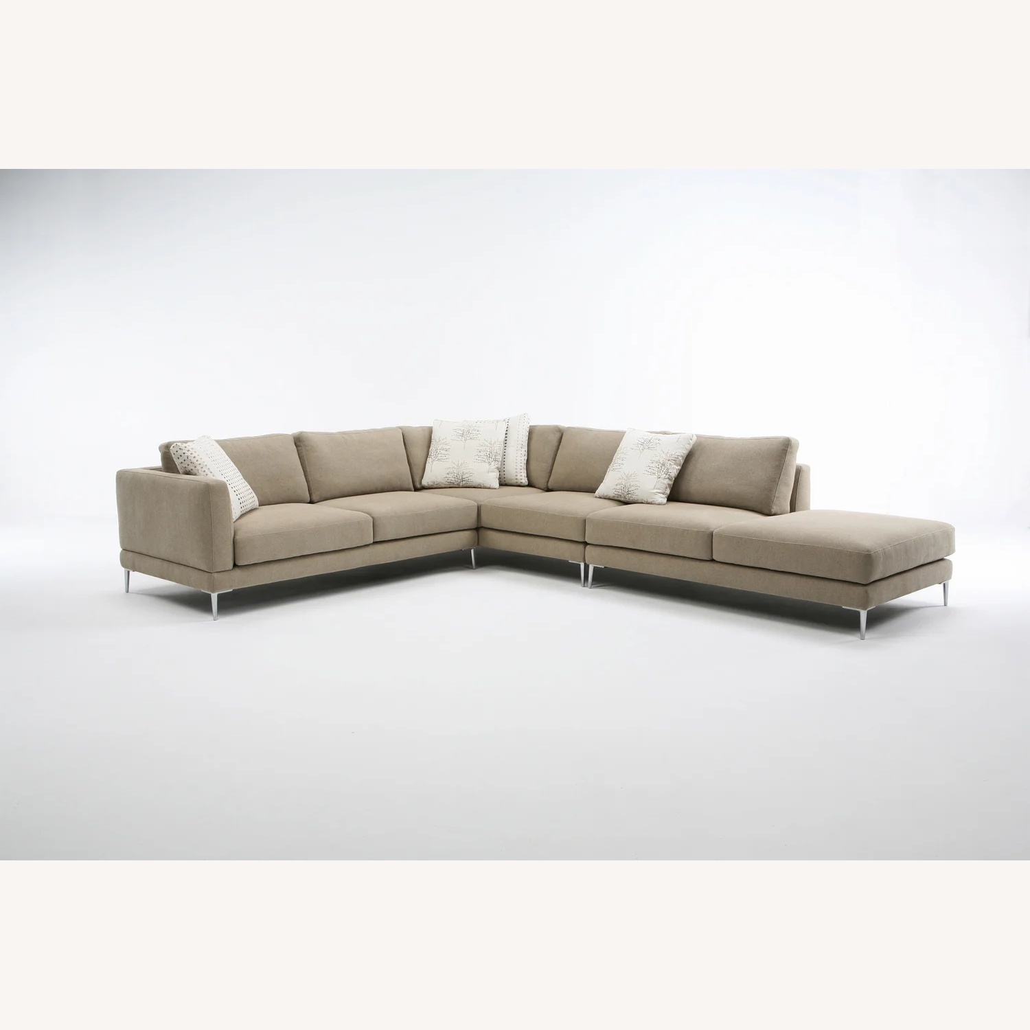 Della Robbia White Fabric 3+ Piece Sectional - image-0
