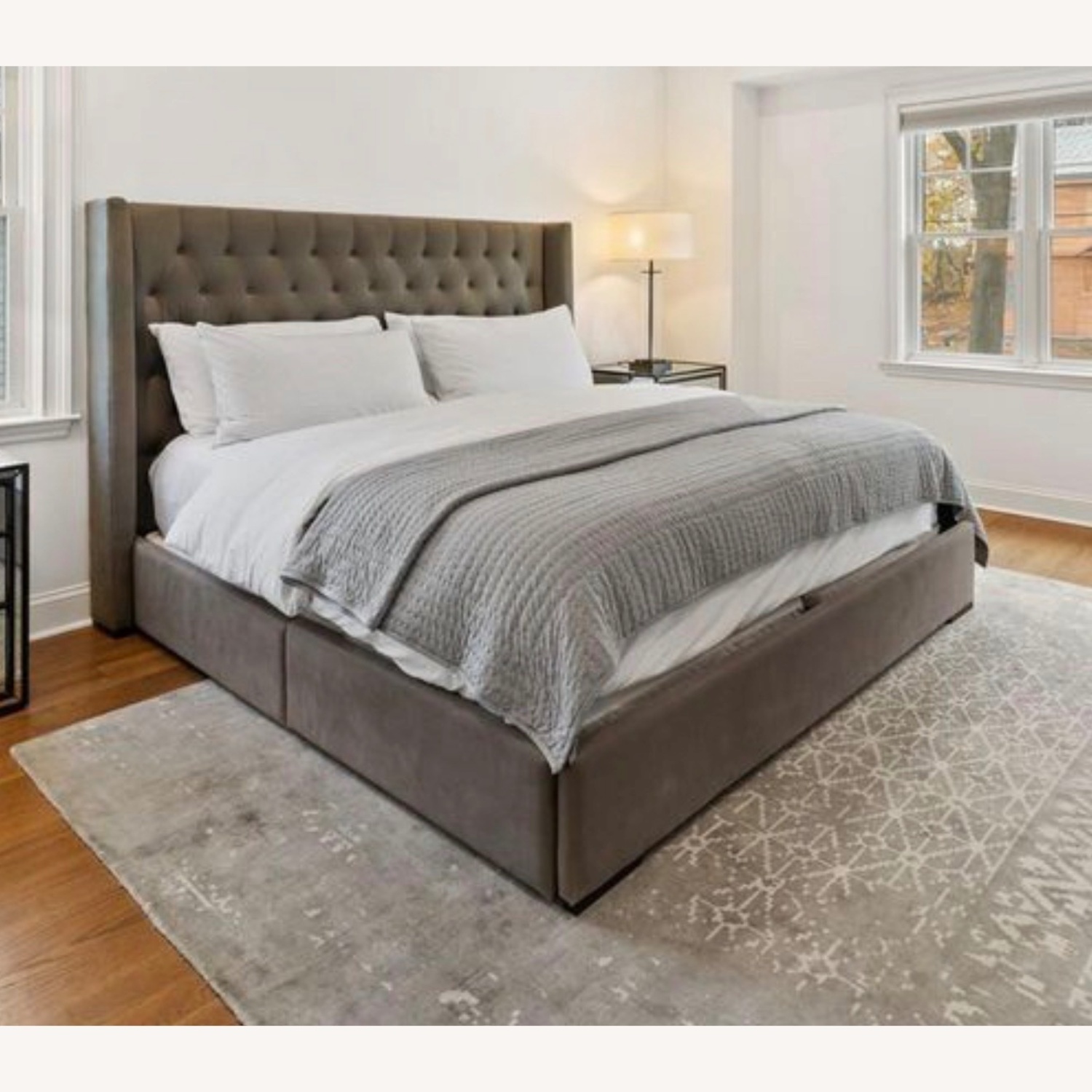 Lawson Fabric Diamond-Tufted Storage Bed - King - image-4