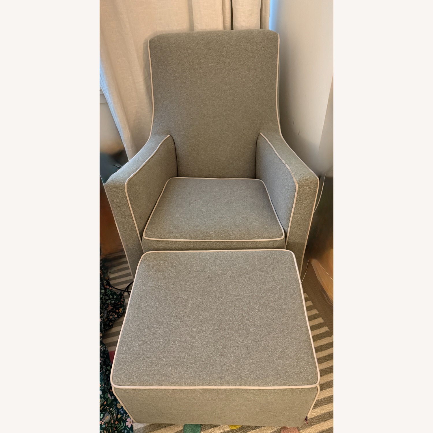 Monte Design Luca Gray Nursery Glider w Ottoman - image-2