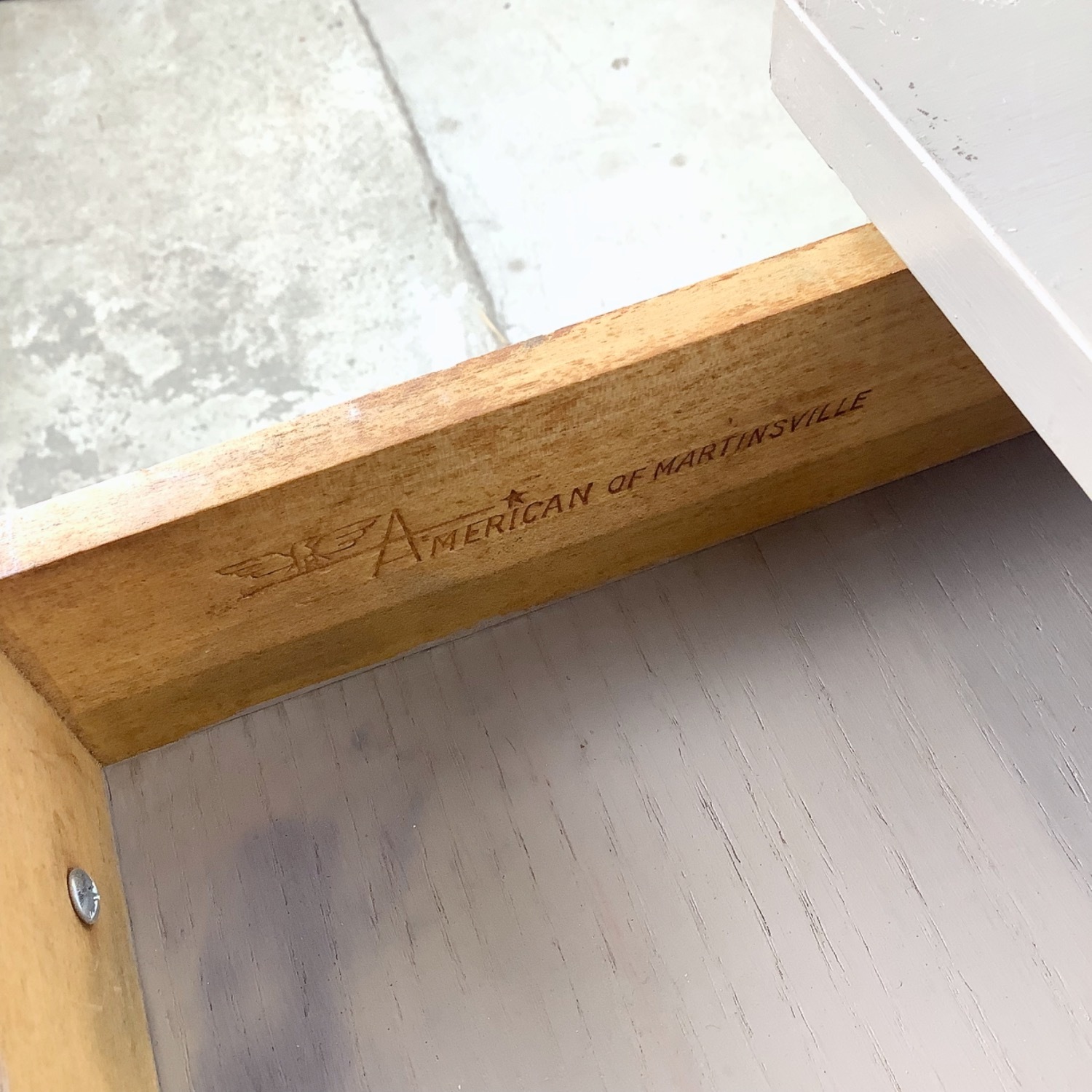 Pair of Painted MCM Nightstands - image-9