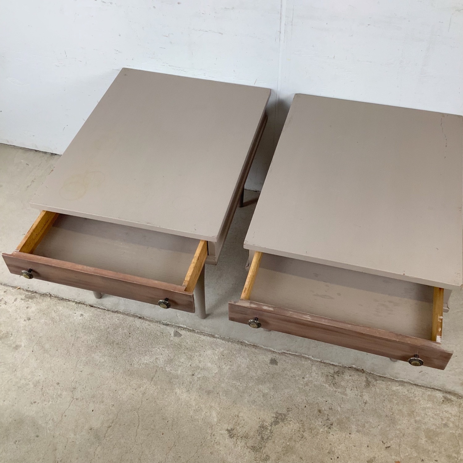 Pair of Painted MCM Nightstands - image-8