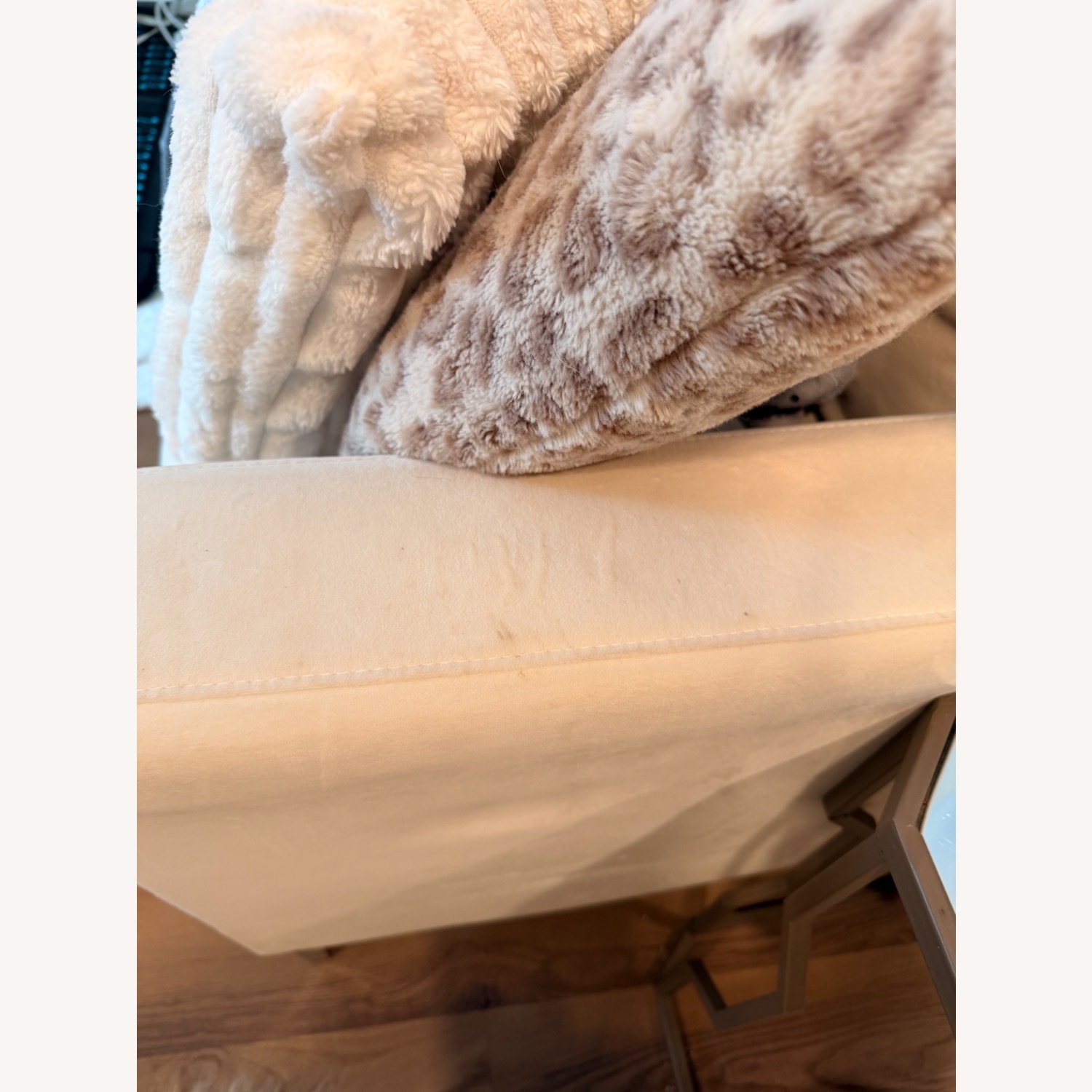 Shumpert 81.5'' Velvet Sofa - image-6