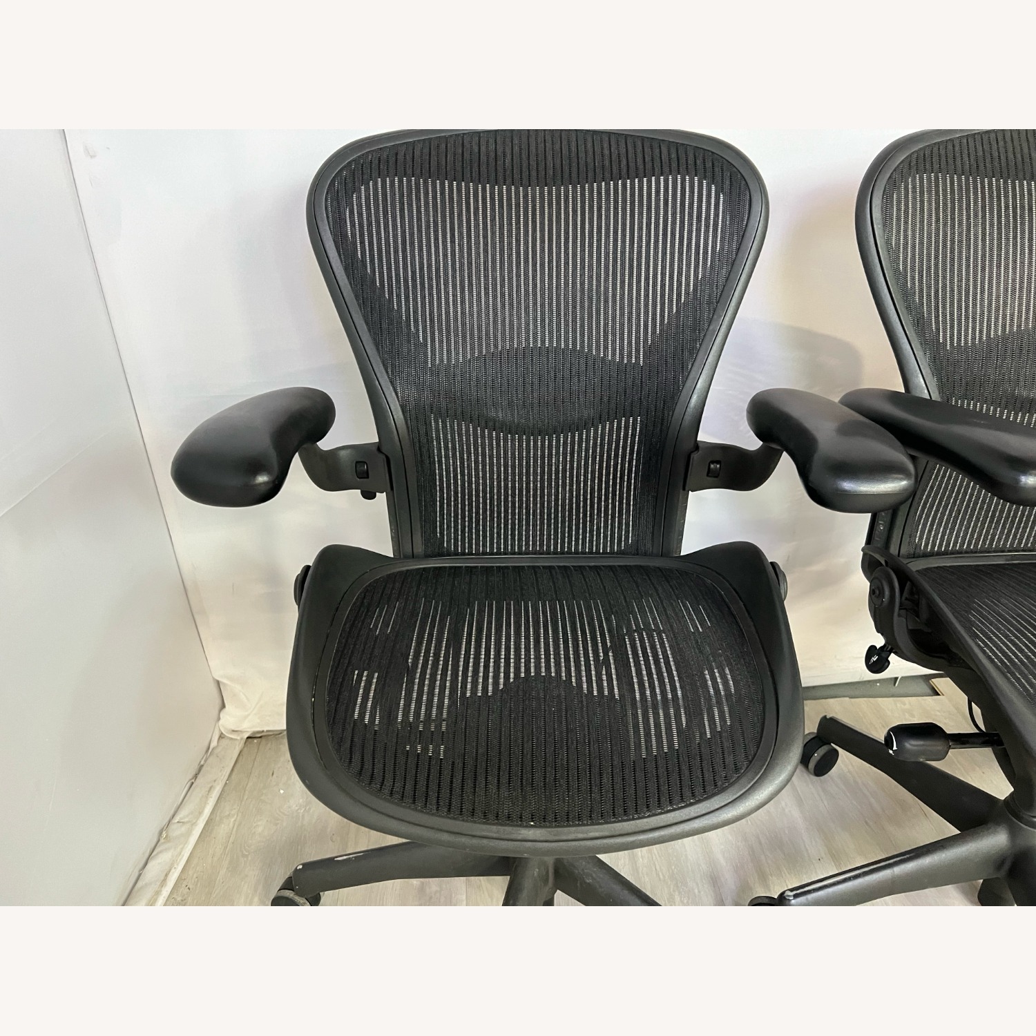 Herman Miller Aeron Chair - image-1