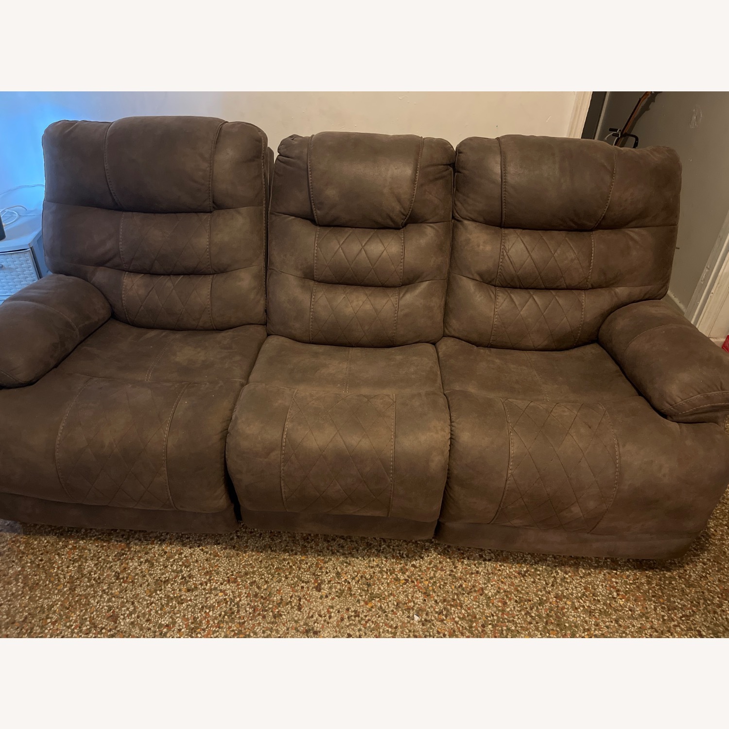 Ashley Furniture Welsford Dark Brown 3+ Seater Sofa - image-2