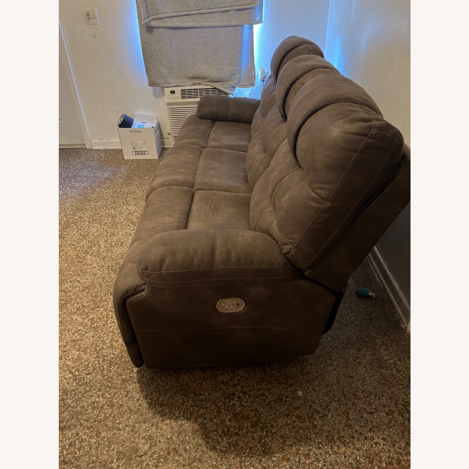 Ashley Furniture Welsford Dark Brown 3+ Seater Sofa - image-3