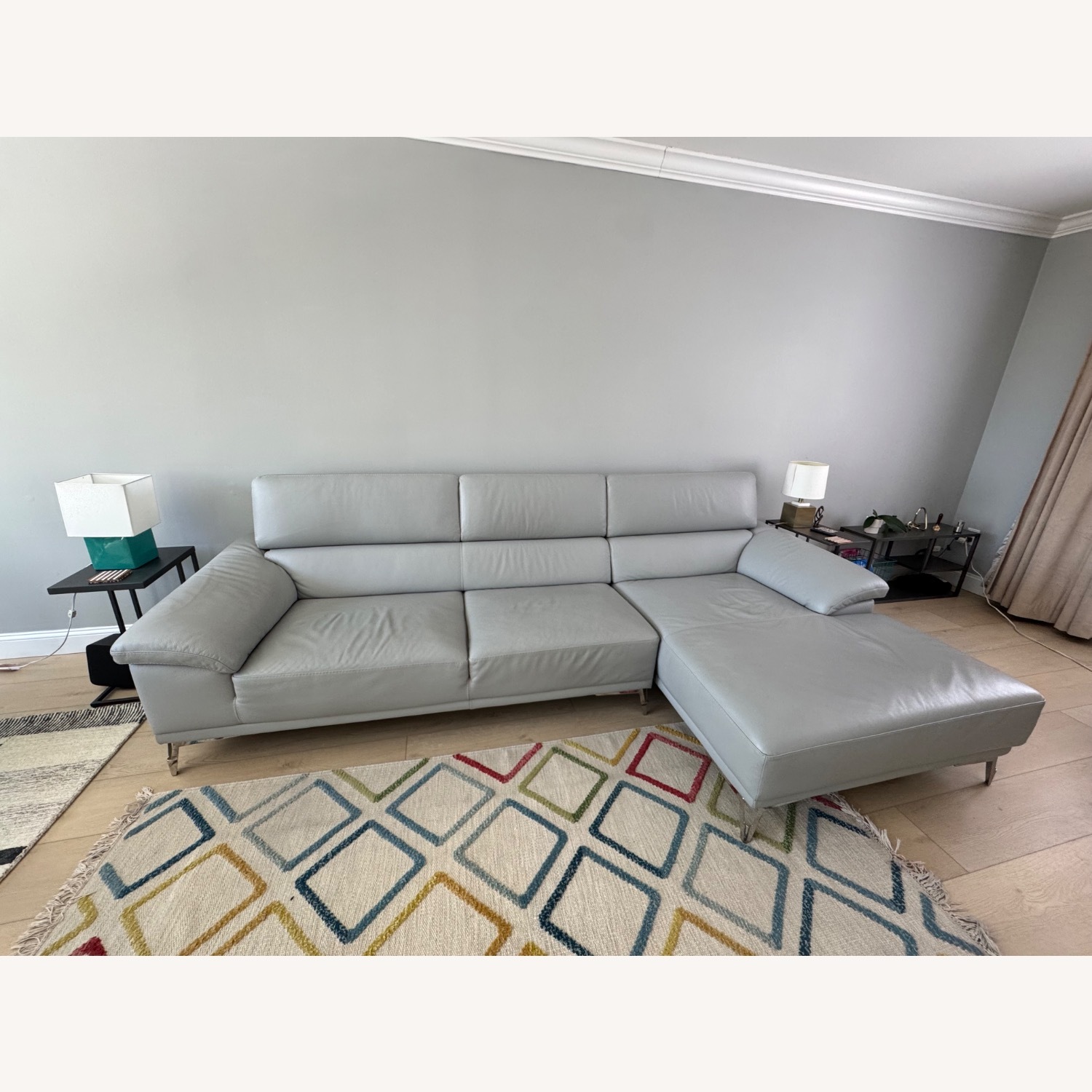 Jensen-Lewis Sienna Light Gray 3+ Piece Sectional - image-4