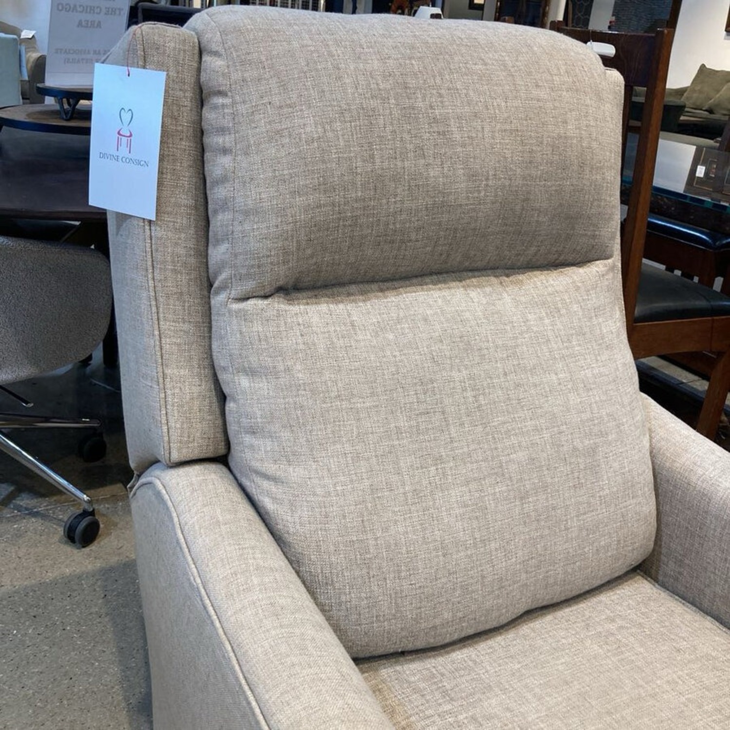 Toms-Price Fabric Power Recliner - image-12