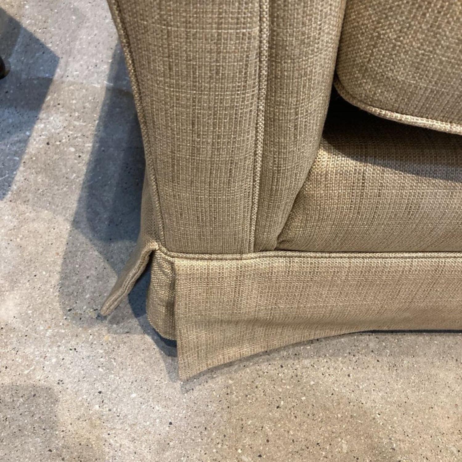 Skirted 3-Seat Roll-Arm Sofa - image-8