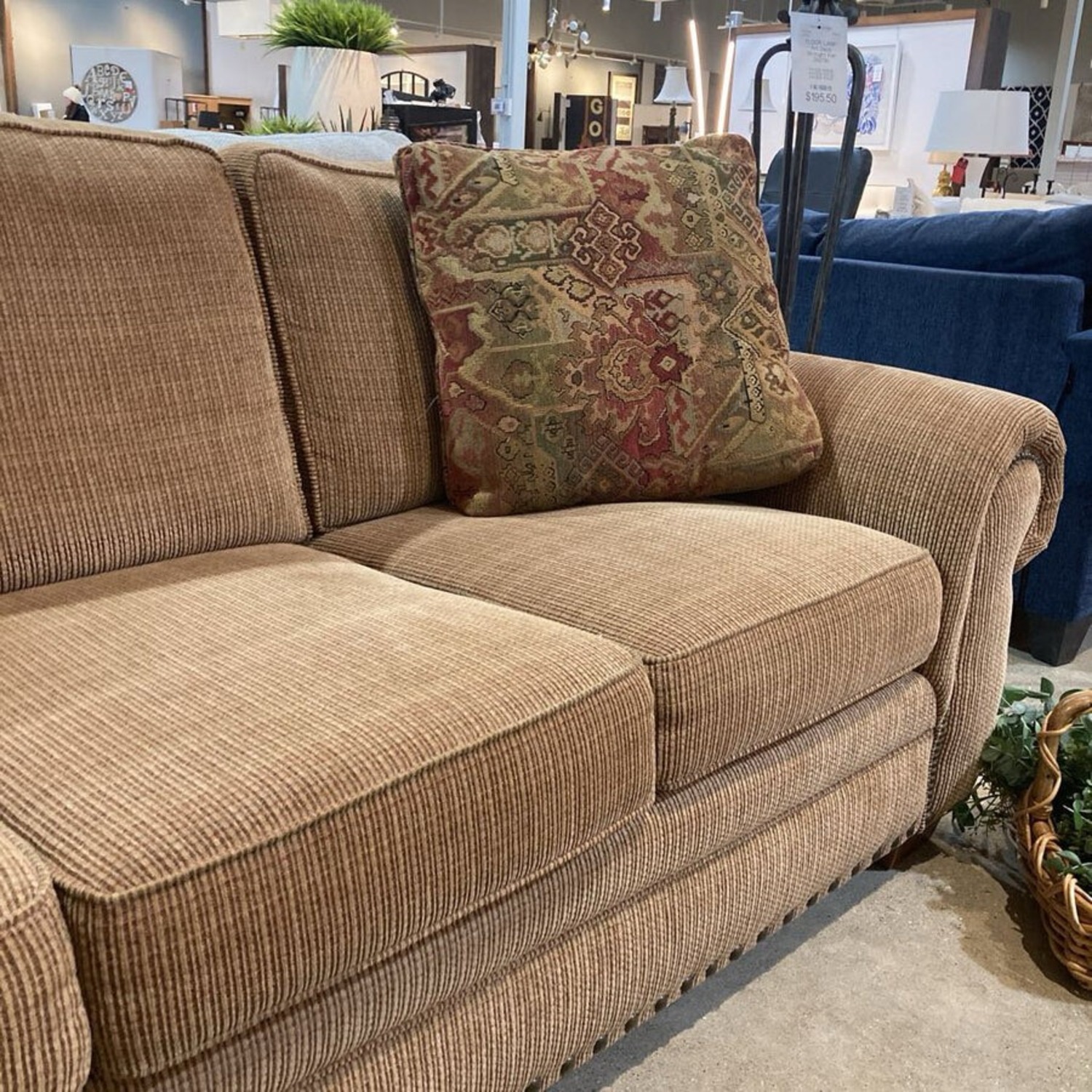 Broyhill Cambridge 3-Seat Rollarm Sofa - image-4