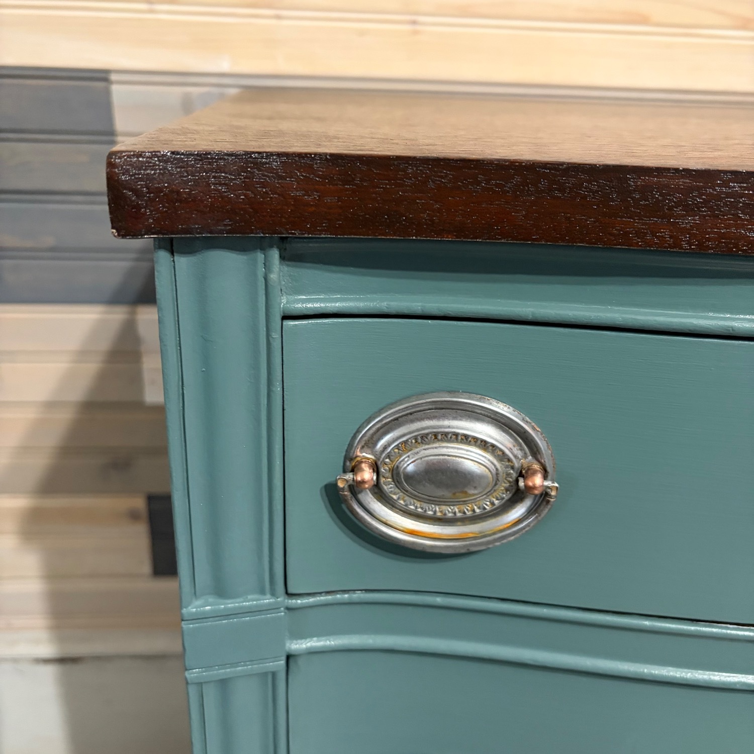 Vintage Drexel Set of Nightstands - image-7