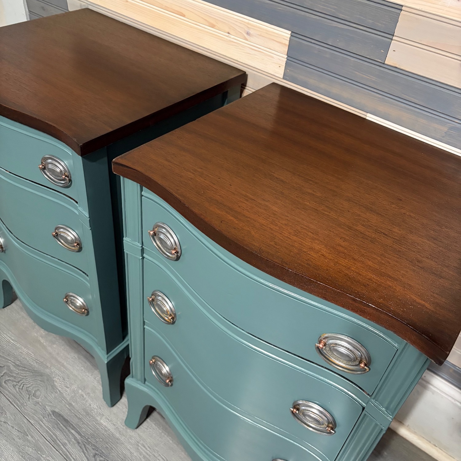 Vintage Drexel Set of Nightstands - image-3