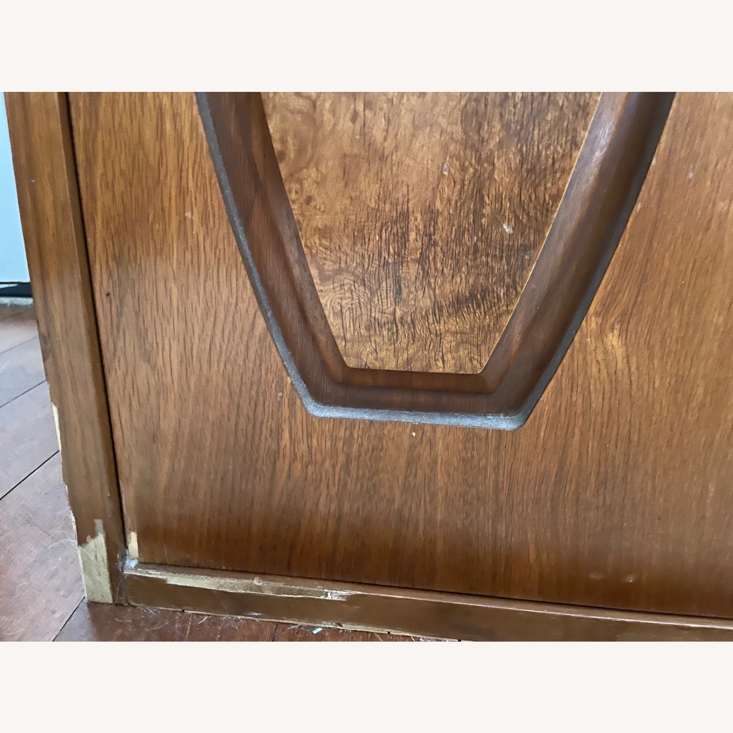 Vintage/Antique Finds Dark Brown Wood Dresser - image-4