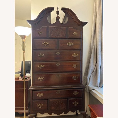 Used Vintage/Antique Thomasville Mahogany Dresser for sale on AptDeco