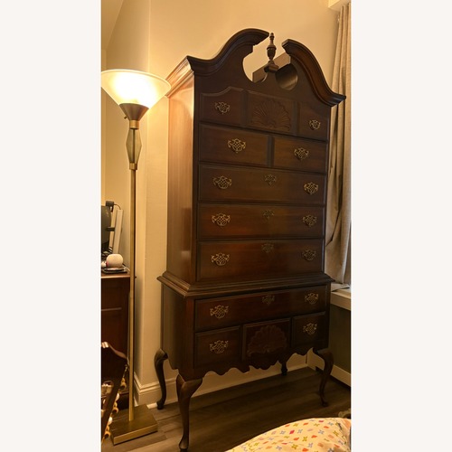 Used Vintage/Antique Thomasville Mahogany Dresser for sale on AptDeco