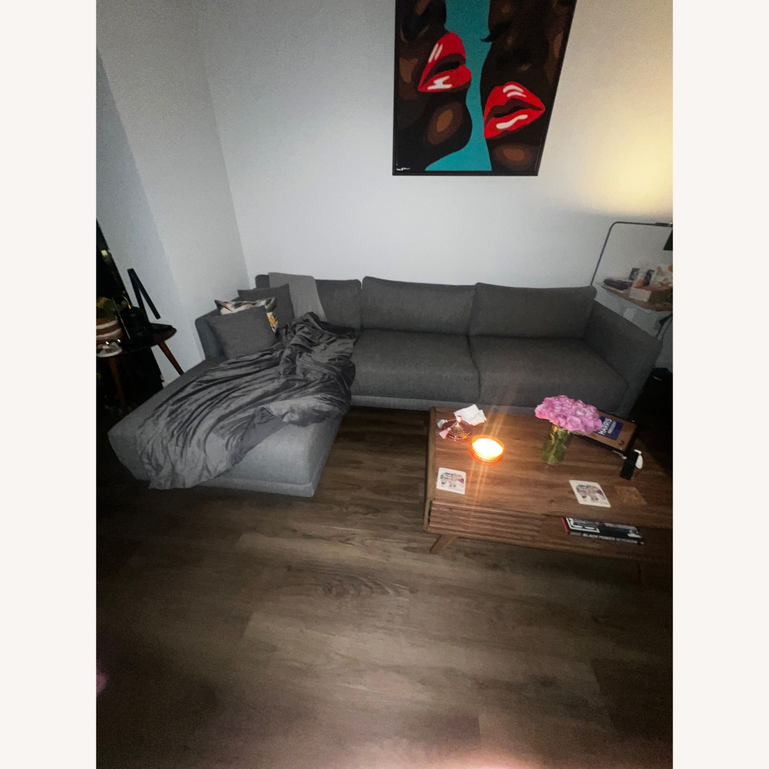 Astra Chaise Sectional - image-2