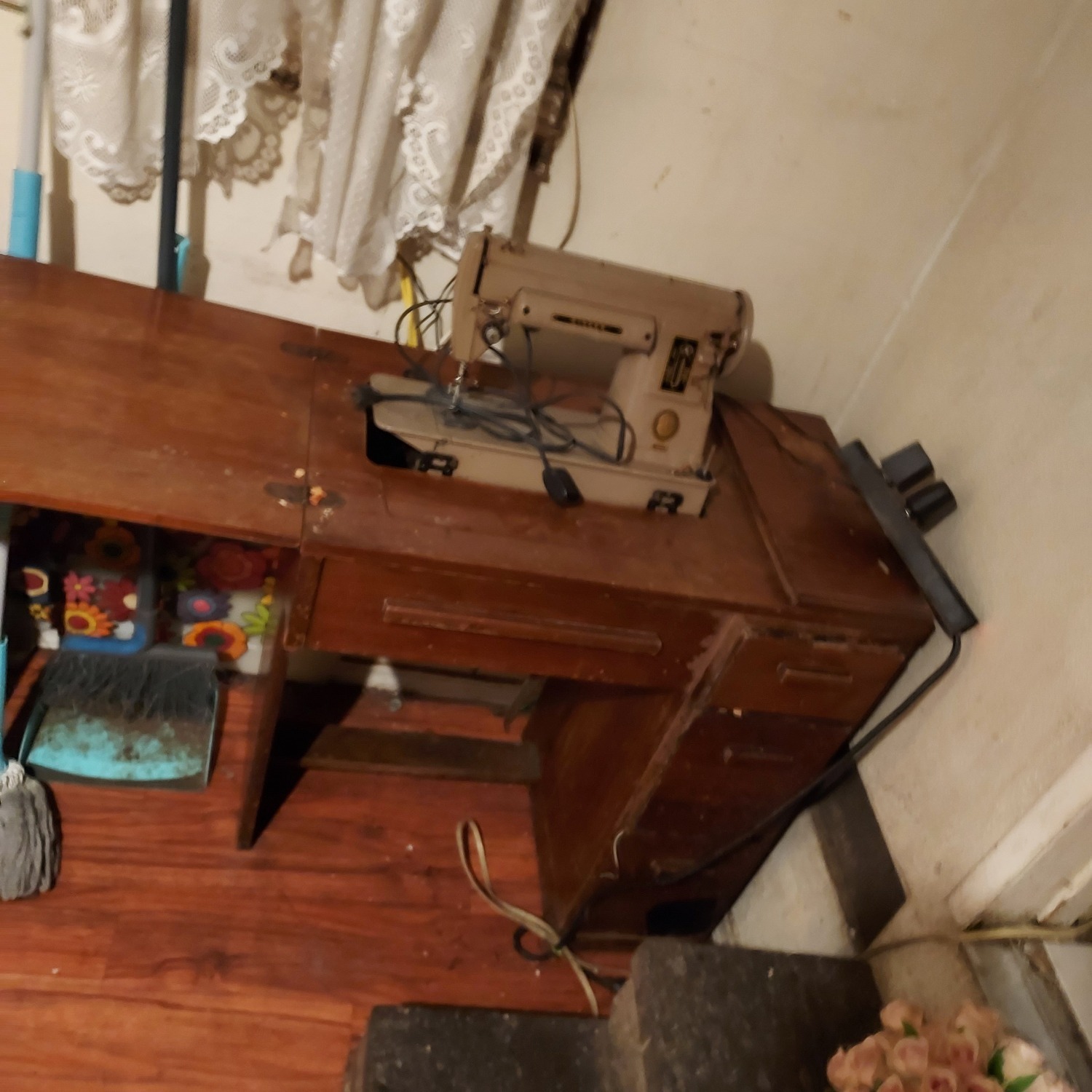 Vintage/Antique Singer Dark Brown Wood Dresser - image-2