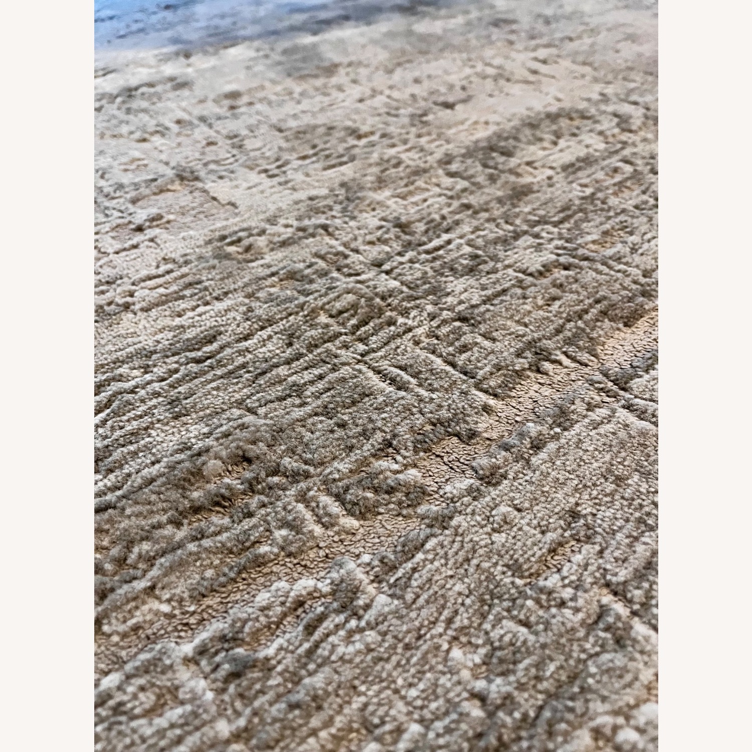 Ashley Furniture Area Rug 65' x 90' - image-3