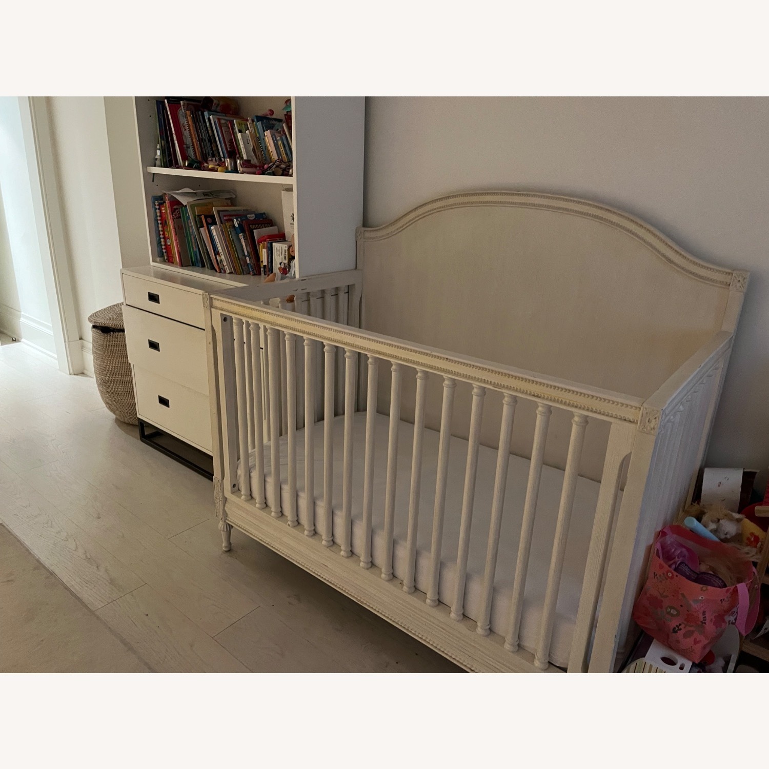 Bellina Arched Conversion Crib - image-2