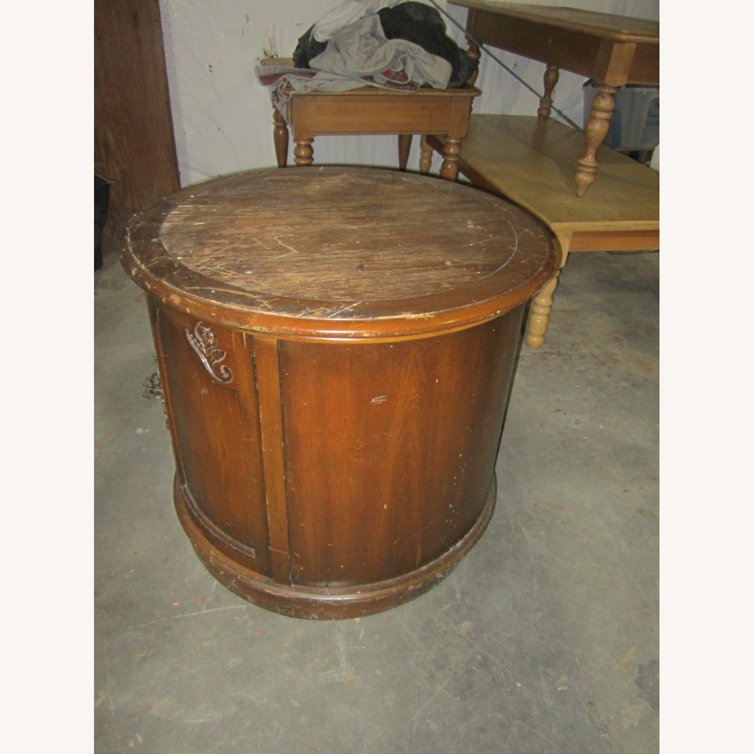 60'S Round Occasional Table - image-4