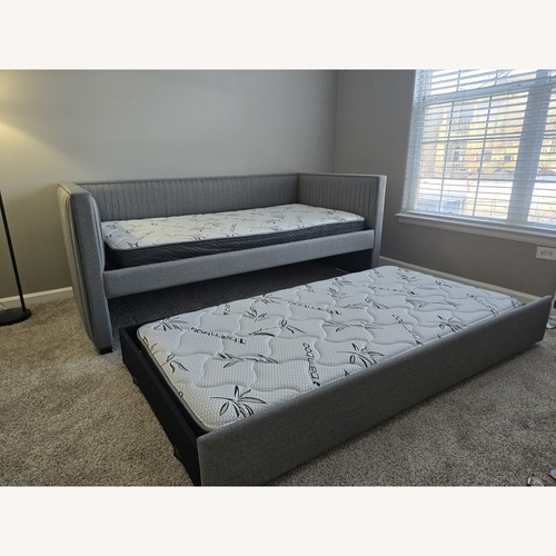 Used American Furniture Manufacturing Daybed for sale on AptDeco
